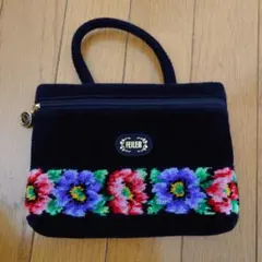 FELLER 花柄刺繍 ポーチ 黒