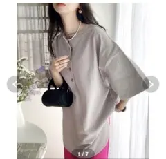 美品‪☆グレージュ ボタン リバーシブルTシャツのサムネイル