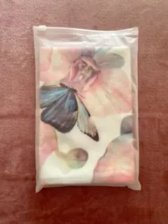【新品未使用】蝶と花のクッションカバー