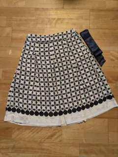 innowave　プリーツスカート　紺　38のサムネイル