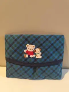 ☆未使用☆ファミリア　チェック柄ティッシュケース　クマと子供刺繍付き