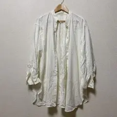 薄いイエロー バンドカラー 長袖シャツのサムネイル