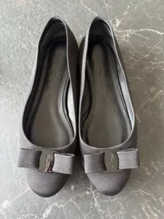 フェラガモ　ブラック　リボン付き フラットシューズ