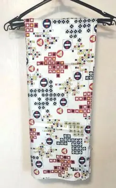 昭和レトロな布　色彩豊かな幾何学模様