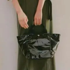 【美品】TOPKAPI プレンティ ライト エナメル　トートバッグ S 黒