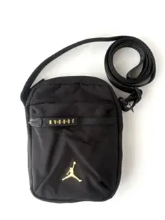 NIKE JORDAN ショルダーバッグ ブラック 新品タグ付きのサムネイル