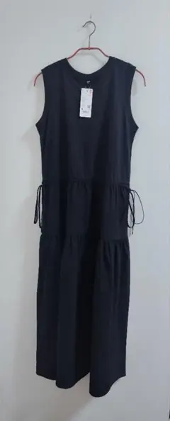 【新品】ユニクロ ティアードワンピース ノ ースリーブ 発売中