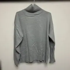 グレー タートルネック セーター