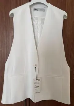 新品未使用　ZARA サイドベンツベスト　ホワイト ジレ　 XS