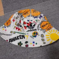 【adidas】 ファレル・ウィリアムス　コラボアートハット リバーシブル