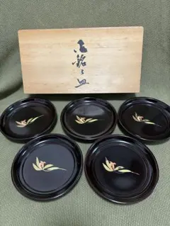 越前塗 漆器皿 4枚セット 黒地 赤い花模様 - メルカリ