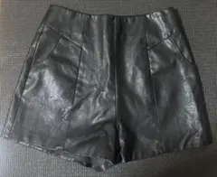 ブラックレザーショートパンツ
