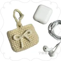編み物 ハンドメイド ✳︎ イヤホンケース AirPods バッグ リボン 白