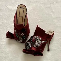 No21 ヌメロヴェントゥーノ ビジュー付き　サンダル