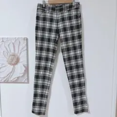 セシルマクビー　スキニーパンツ　ストレート　カジュアル　チェック柄　白/黒　S