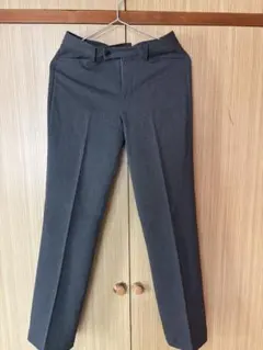 グレー プリーツ付きスラックス　ユニクロ　UNIQLO M グレー　会社