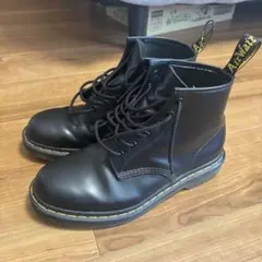 Dr. Martens 6ホール ブーツ ブラックのサムネイル