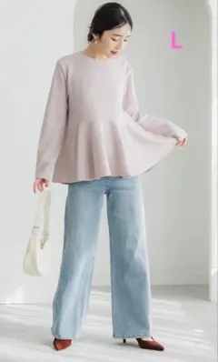 coca　エンボス加工裾フレアトップス　ライトベージュ　L