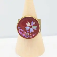 サイズ調整ができる　桜の花　螺鈿指輪　赤　えんじ色　ステンドグラス 風　金古美