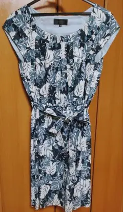 UNTITLED グリーンリーフ柄 フレンチスリーブワンピース 共布リボン付