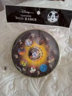 Disney Store Countdown 2000 Badge
