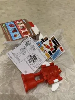 ハッピーセット　クレヨンしんちゃん　レストランがへんしん！カンタム・ロボ