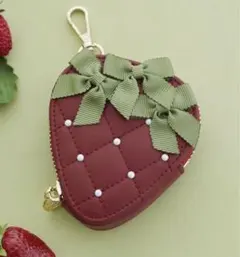 メゾンドフルール いちごコインケース　ストロベリー￼ パール　レッド