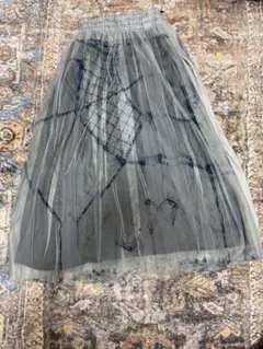 幾何学模様刺繍のロングスカート