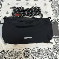 新品　topologie トポロジー　ボトルサコッシュ　ミディアム　ブラックのサムネイル
