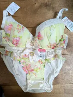 エメフィール　ブラ＆ショーツセット