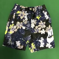 Nike SB フローラルショートパンツSサイズ
