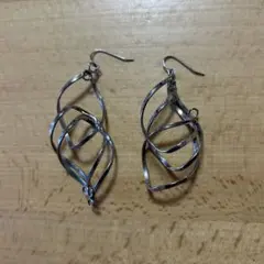 シルバー スリーリングデザイン ピアス