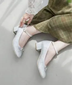 シルバーグリッターパンプス　リボン付き