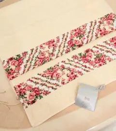 タグ付新品　大判　バスタオル　サイズ99✕49　オフホワイト✕ローズカラー