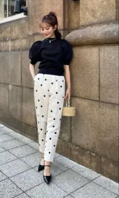 HYEON】ヘヨン キャロットパンツ ドット 黒 - メルカリ