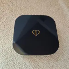 クレ・ド・ポーボーテ　ファンデーションケース