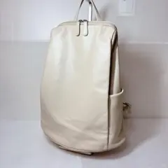 美品 earPAPILLONNER イアパピヨネ スタンドリュック ベージュ 革