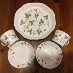 未使用品 ウェッジウッド ワイルドストロベリー ８角大皿 カップ&ソーサーセット
