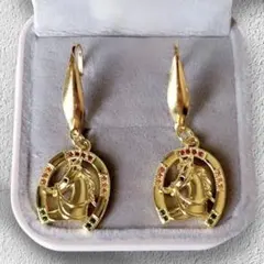《冬ギフト》幸運の馬蹄と馬のジルコニアピアス／サージカルステンレス金具