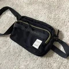 ZARA 2025 コントラスト テクニカル クロスボディバッグ ブラック