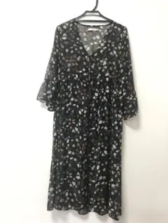 値下げ⭐️レイカズン　花柄ワンピース