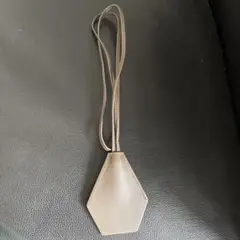 gu キーネックレス