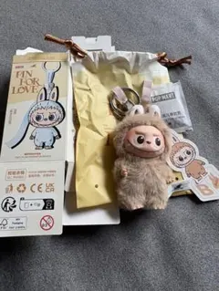 POPMART　PIN FOR LOVE　イニシャルラブブ【B】