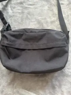 ブラックショルダーバッグ