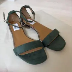 【美品】Le Talon GRISE アンクルストラップフラットサンダル 緑のサムネイル