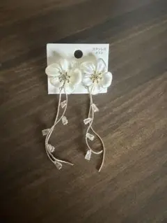 ピアス、ホワイト、花、ウェディング