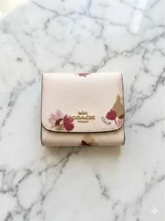 COACH フラワープリント 三つ折り財布