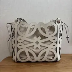 LOEWE アナグラムカットアウト トートバッグ