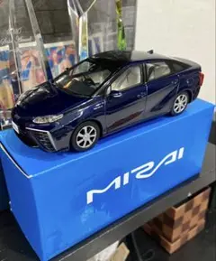 MIRAI 1/30スケール ミニカー シルバー - メルカリ