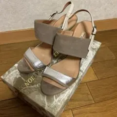 セブントゥエルブサーティー　サンダル　シルバー　ベージュ　23